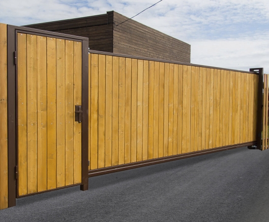 Деревянные ворота в Изобильном